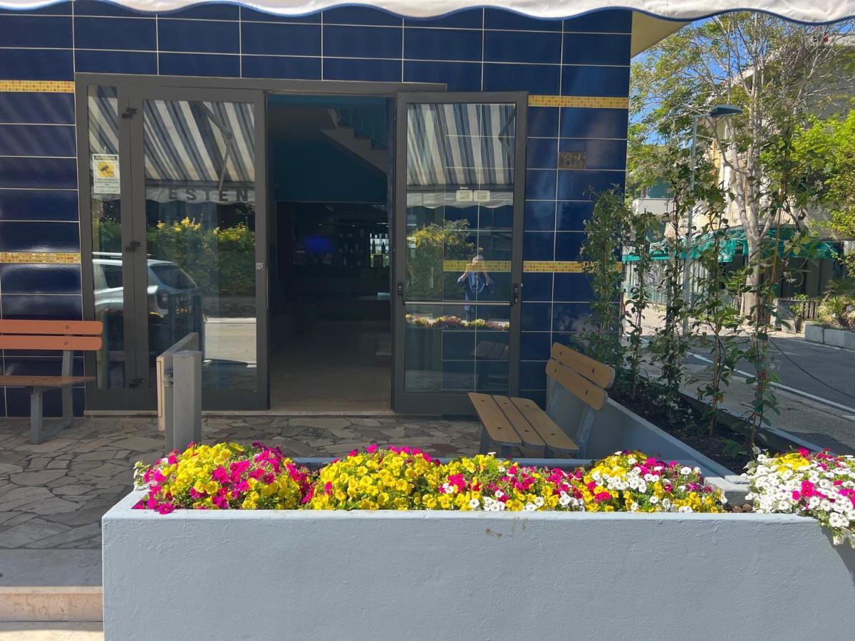 Hotel Estense Rimini Exteriér fotografie